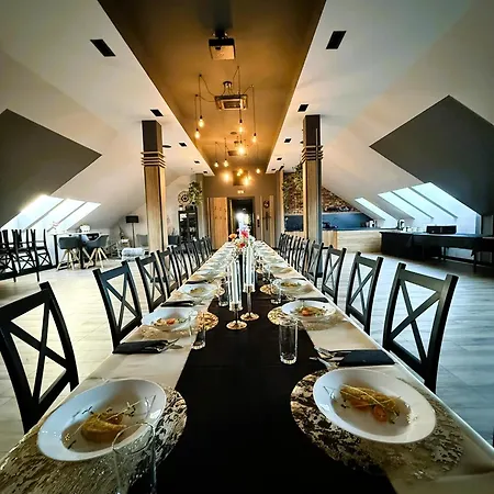 Çiftlik konaklama Myslinow - Black Horse Bar&grill *